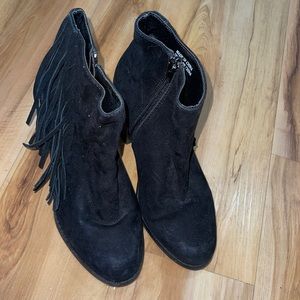 Heeled boots